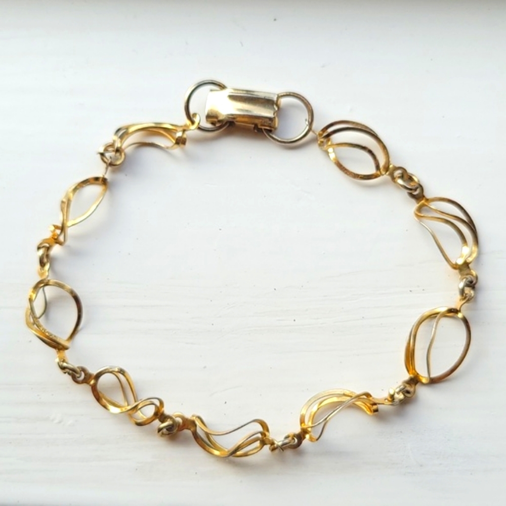 Vintage gold plated filigree delicate airy open link bracelet, 1970th or older